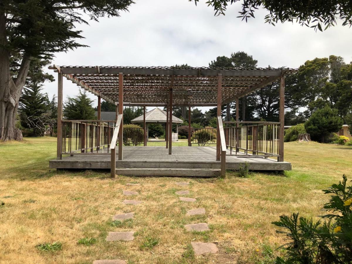 Pine Beach Inn Fort Bragg Exterior photo